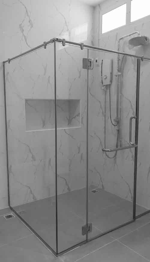 Transparent Shower room — Instyle Shower Screens & Wardrobes in Charmhaven, NSW